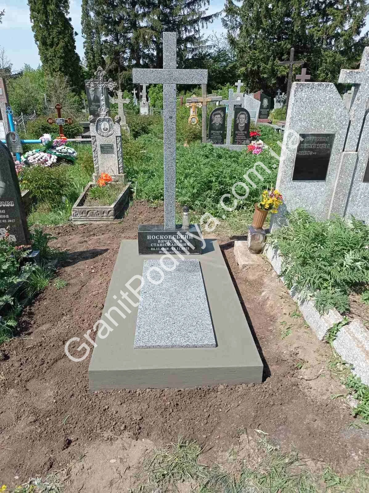 Одинарний пам'ятник з граніту - Кам'янець-Подільський | GranitPodillya